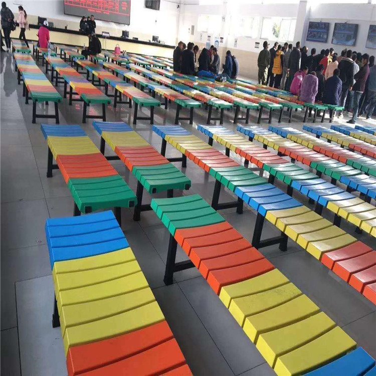 昆明食堂餐桌 正冠学校餐桌 工厂吃饭桌 产品关键词:昆明餐桌厂;昆明哪里有卖餐桌的;昆明哪家专门卖餐桌
